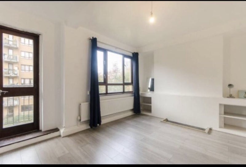 Room Harrison Street in Greater London