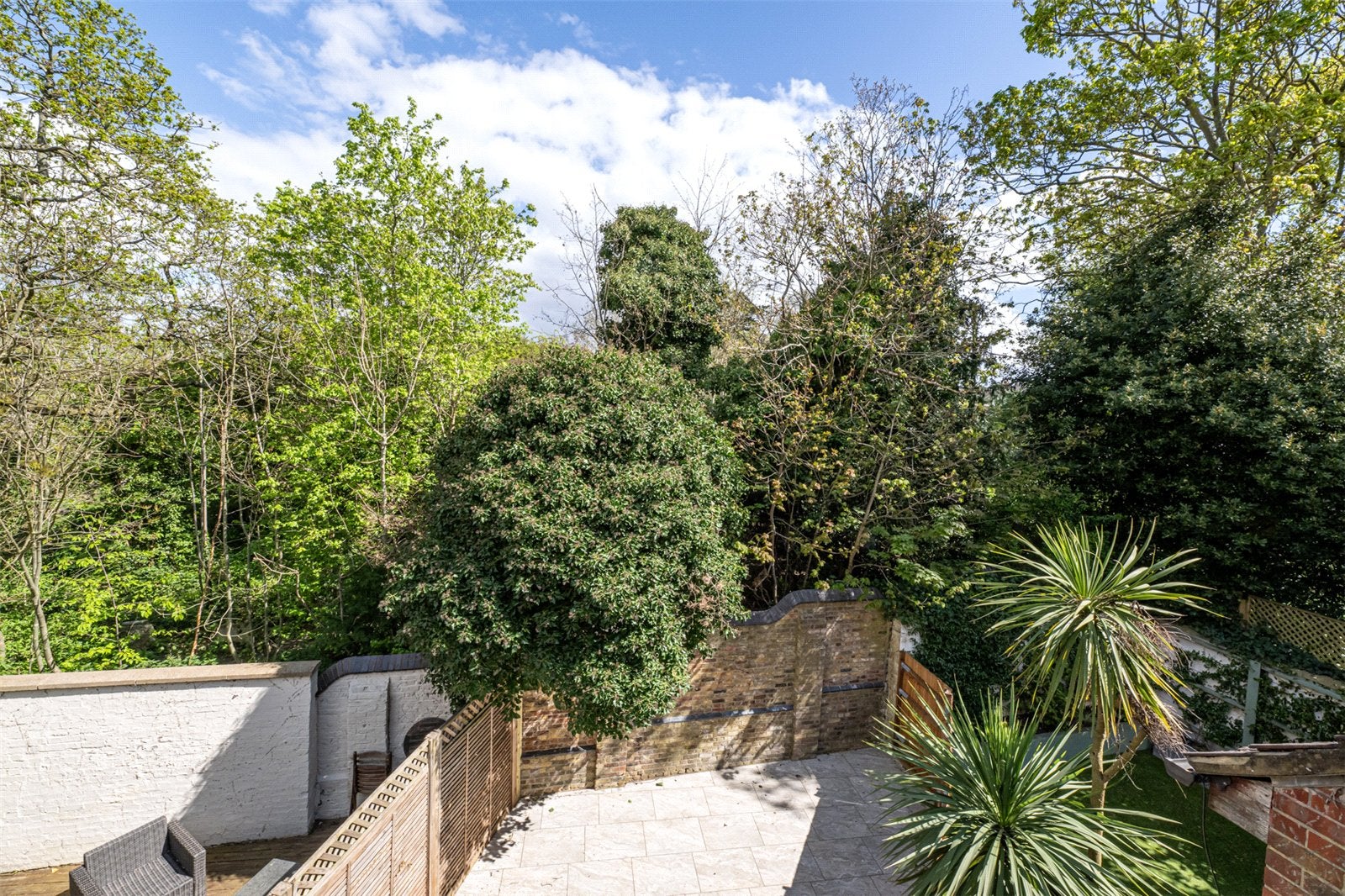 House Minster Road in Greater London