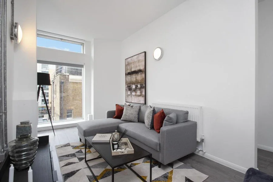 Flat Kingsland Road in Greater London