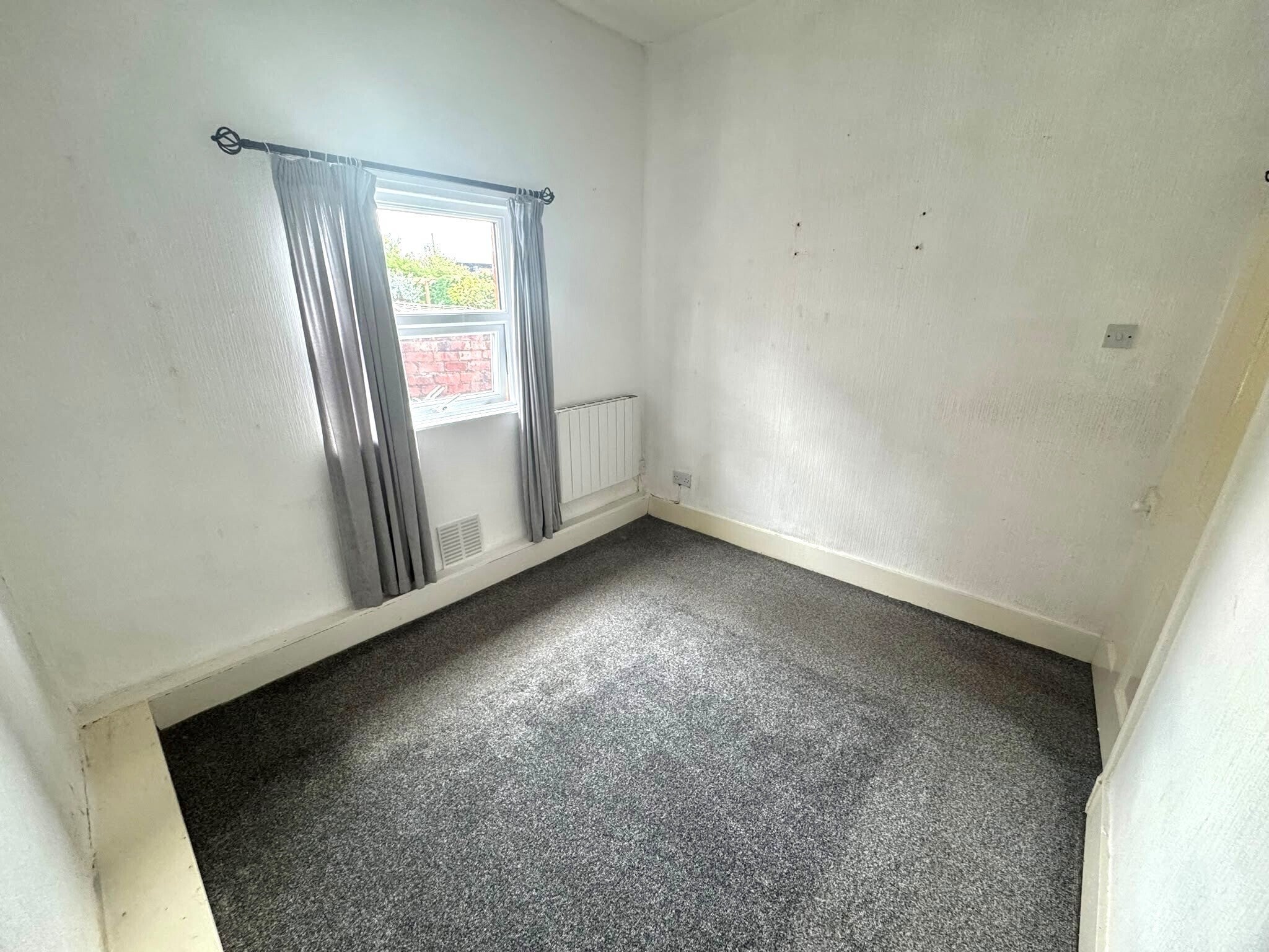 Flat Greenbank Road in Birkenhead