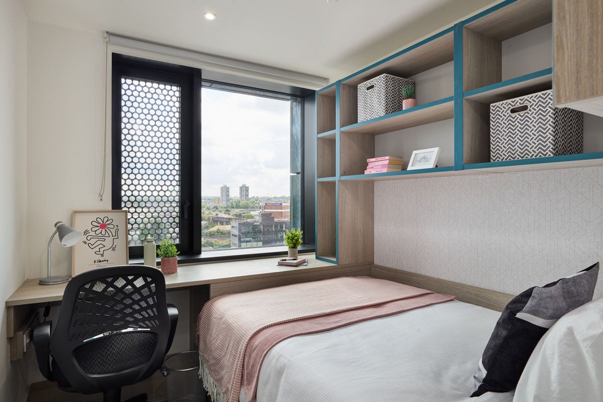 Room Palmerston Way in Greater London