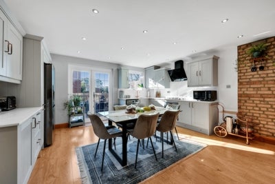 House Manor Way in London