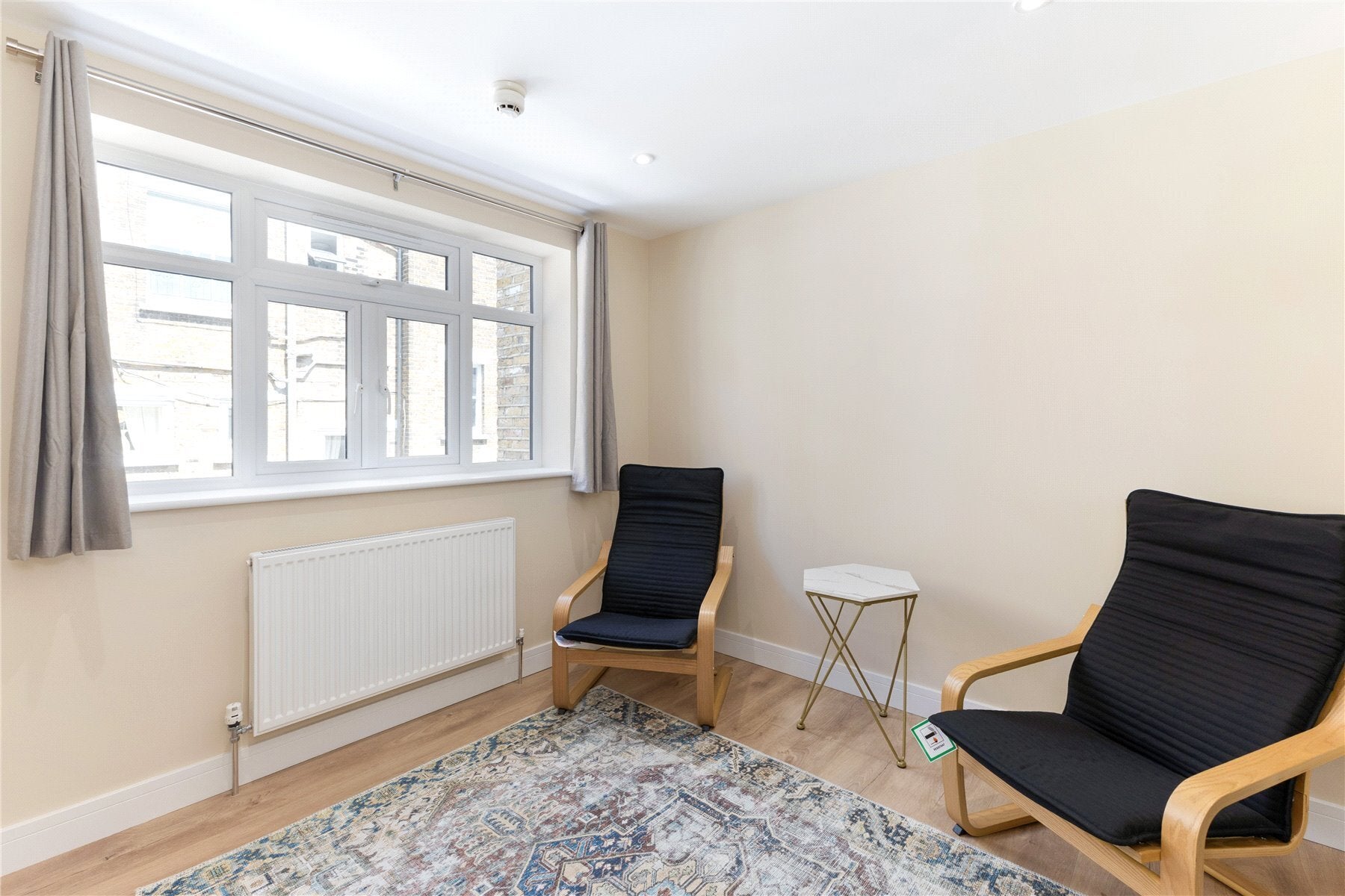 Flat Kilmaine Road in Greater London