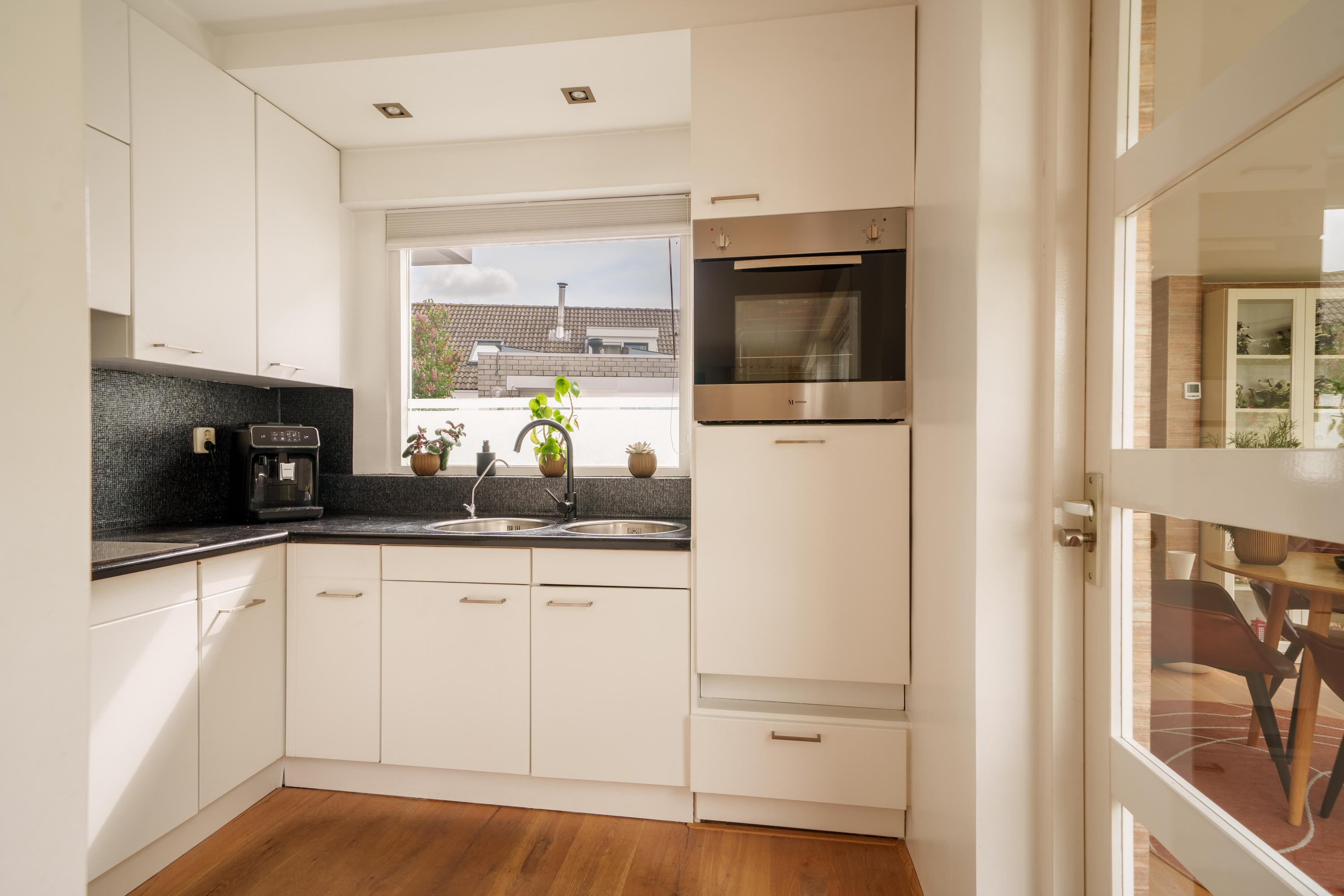 Tussenwoning te koop: Madernastraat 67, Almere