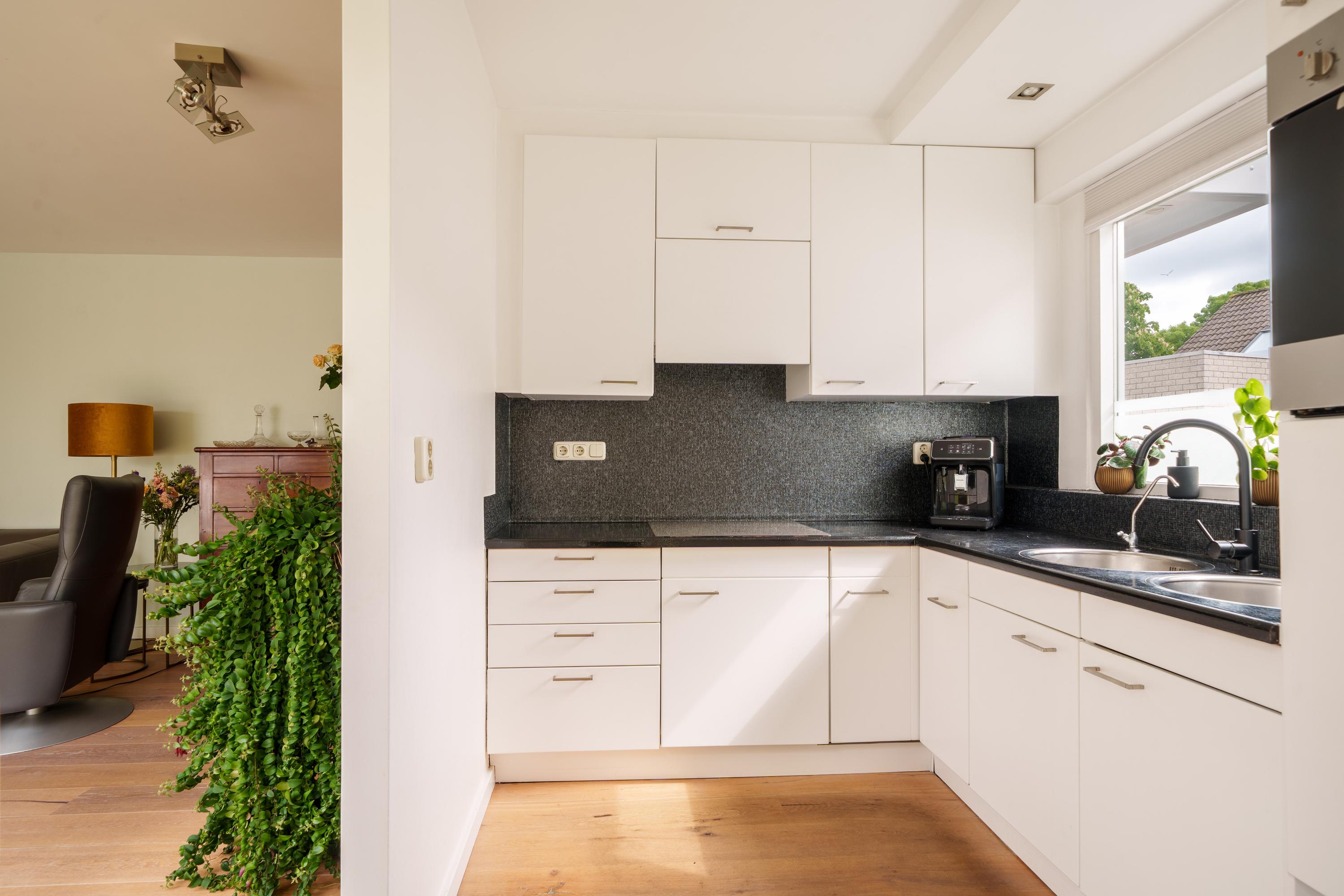 Tussenwoning te koop: Madernastraat 67, Almere