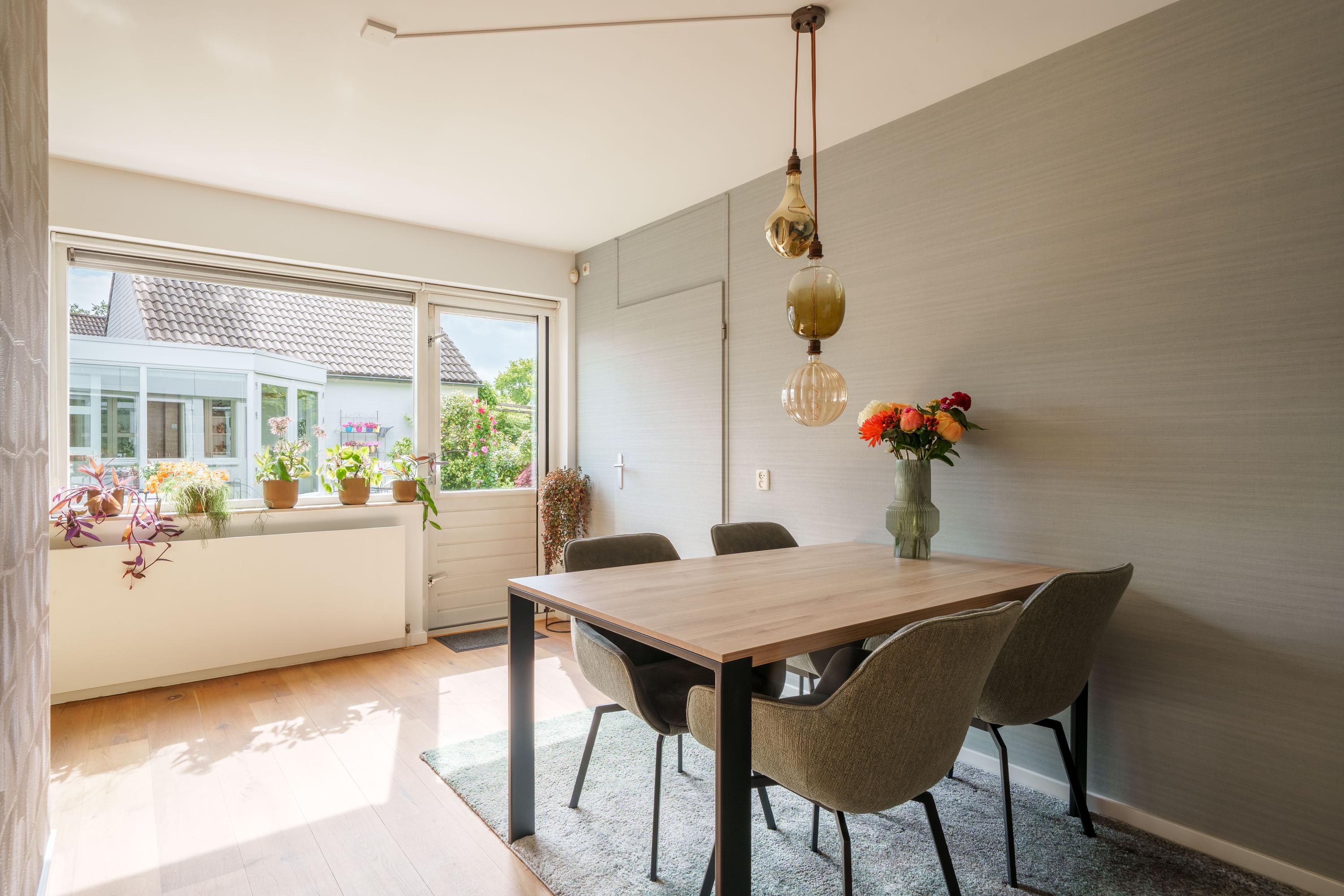 Tussenwoning te koop: Madernastraat 67, Almere
