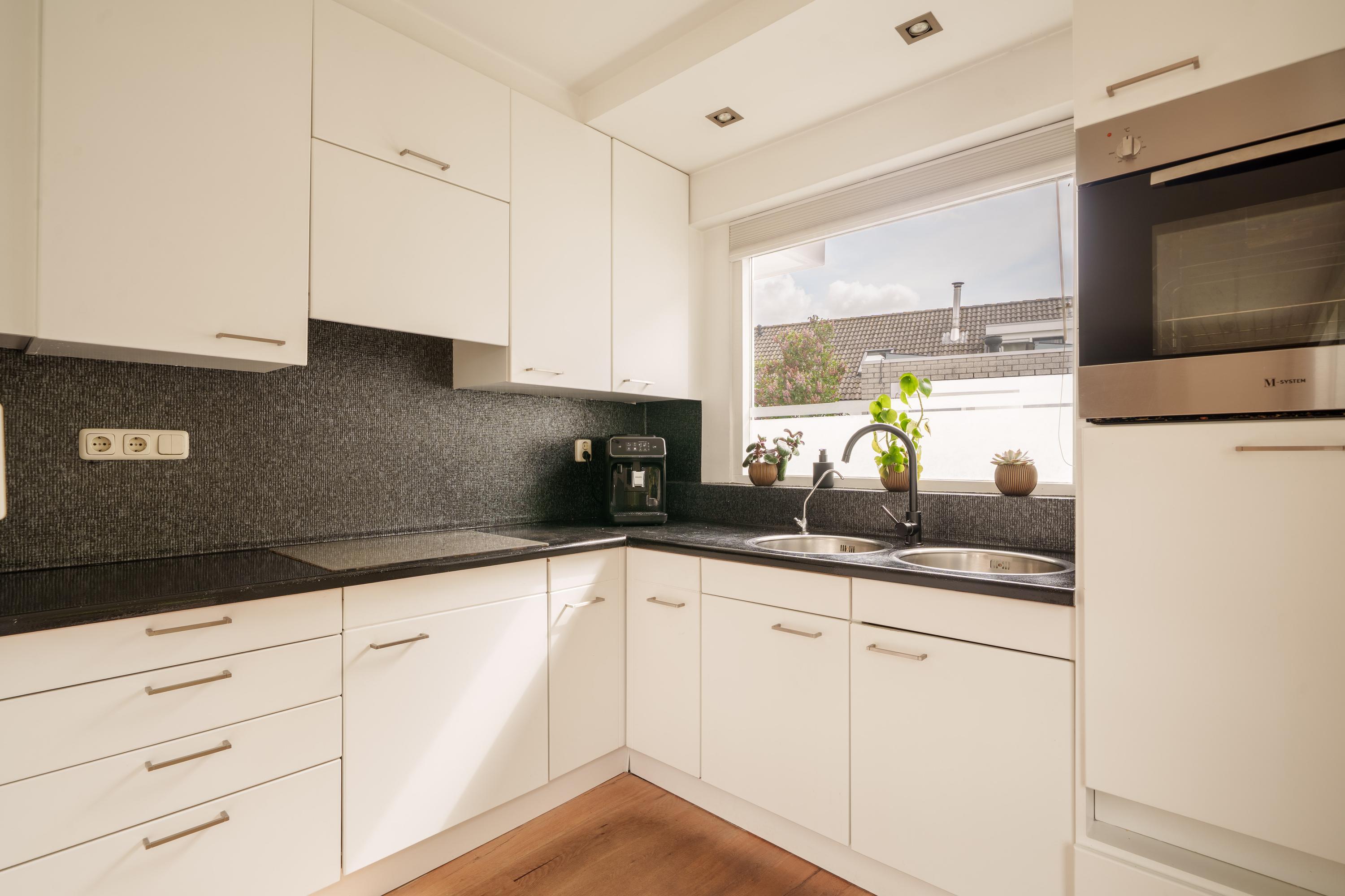 Tussenwoning te koop: Madernastraat 67, Almere