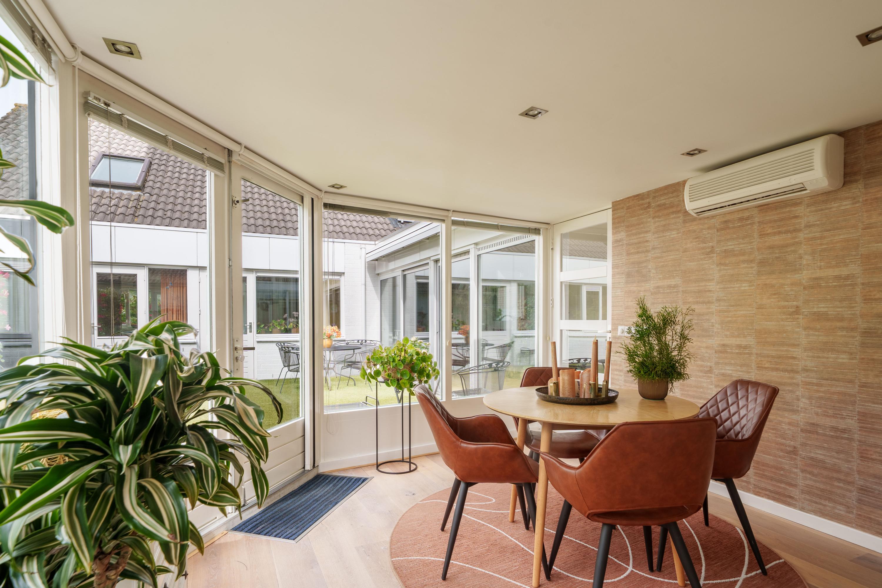 Tussenwoning te koop: Madernastraat 67, Almere
