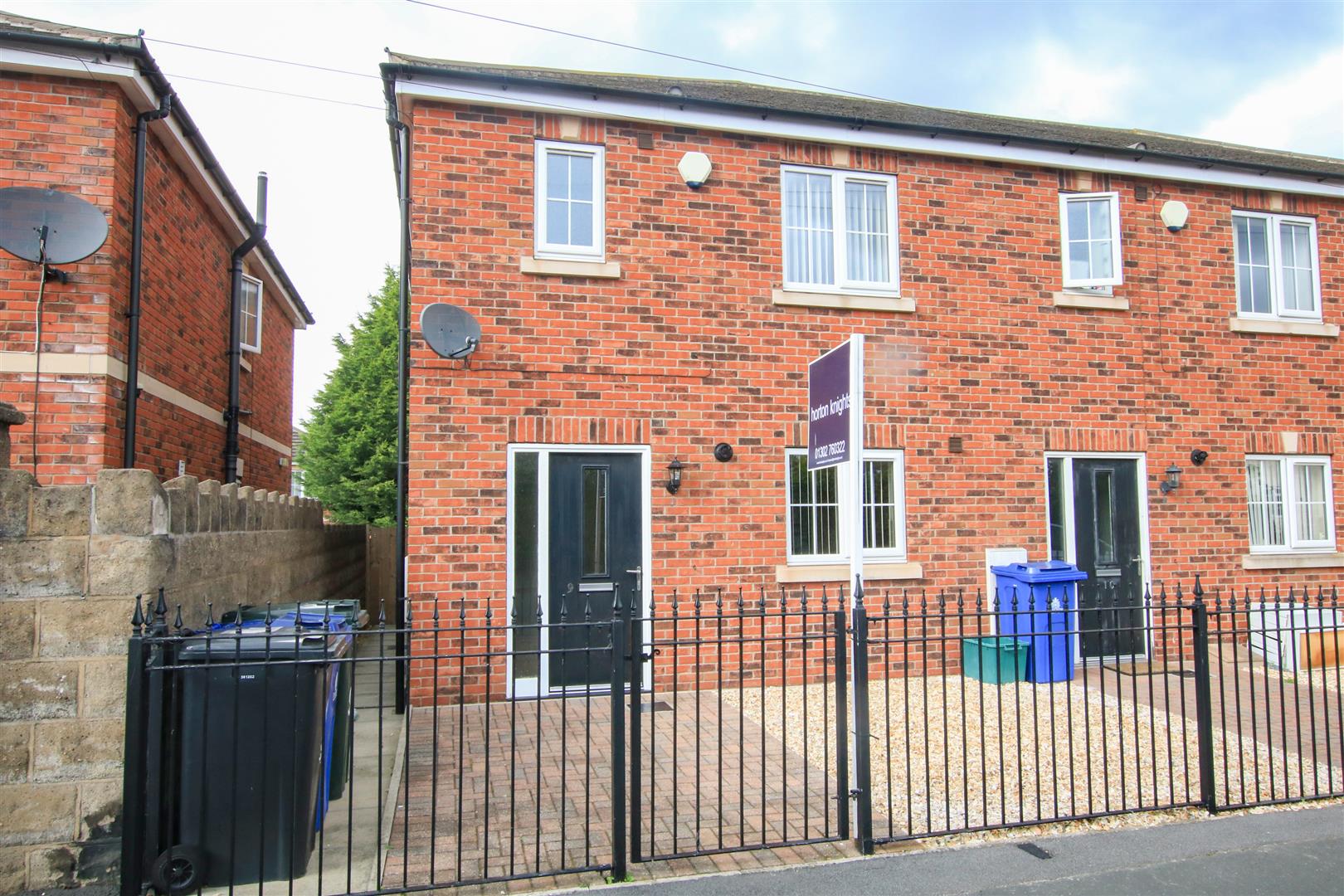 House Paxton Crescent in Doncaster