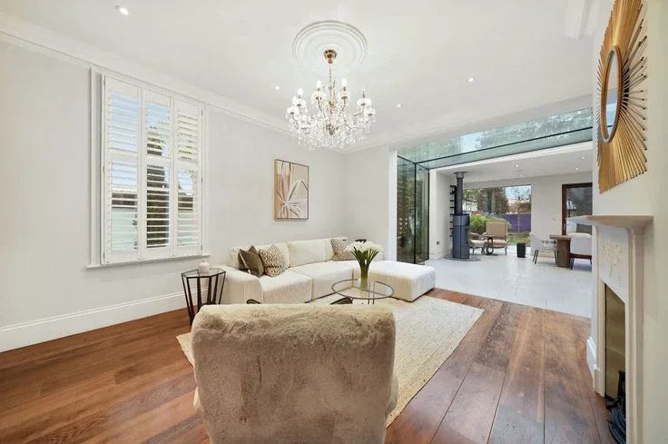 House Ridgway in Greater London