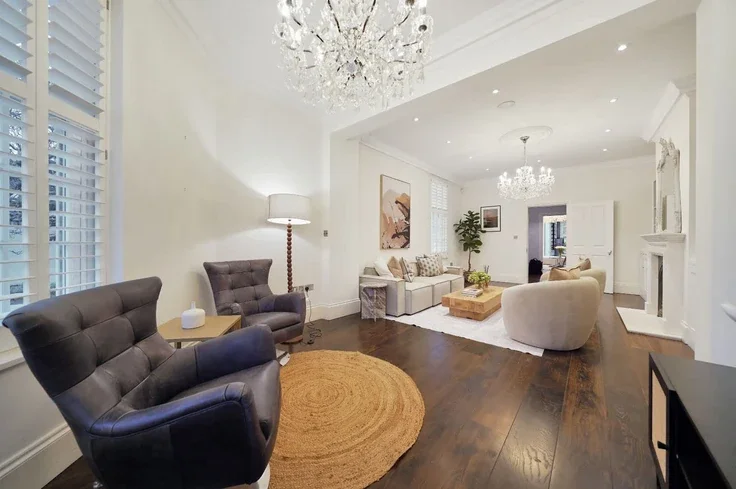 House Ridgway in Greater London