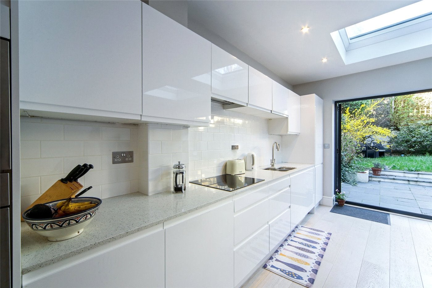 Flat Stanlake Road in Greater London