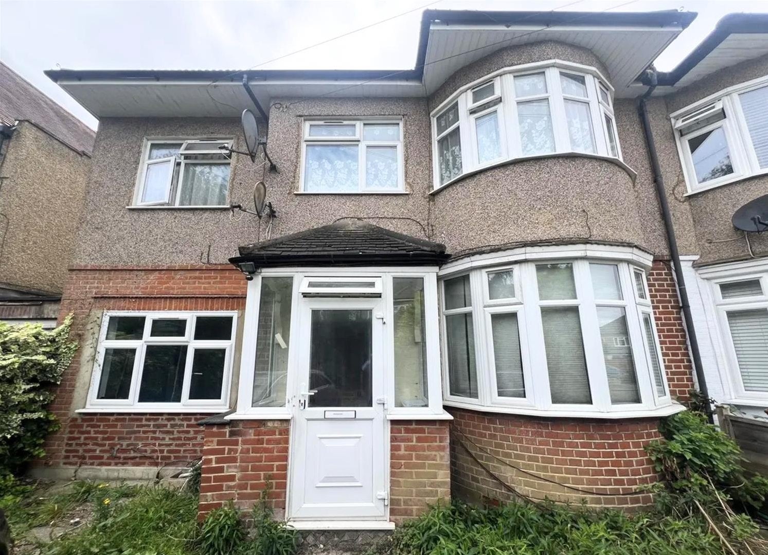 Flat Rugby Close in Greater London