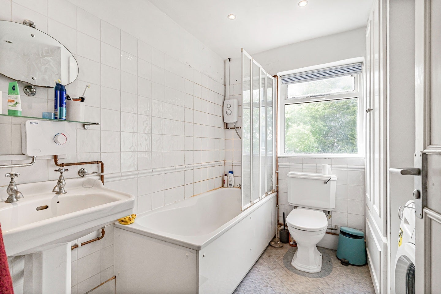 Room Lillie Road in Greater London
