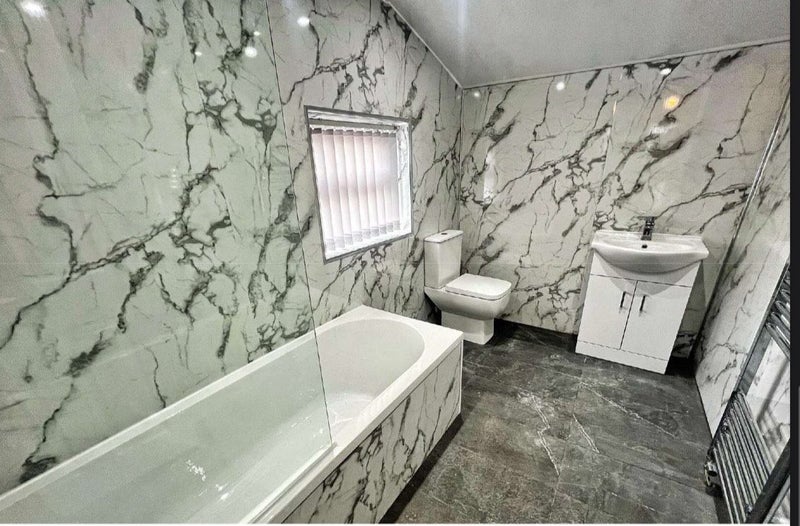 Room King's Road in Tameside