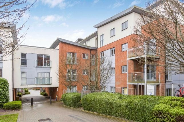 Flat Charrington Place in St Albans