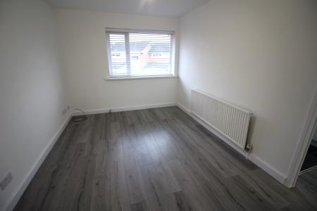 Flat Andover Avenue in Middleton