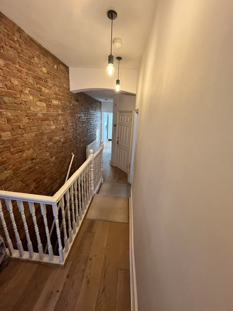 Room Chertsey Road in Greater London