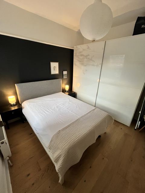 Room Chertsey Road in Greater London