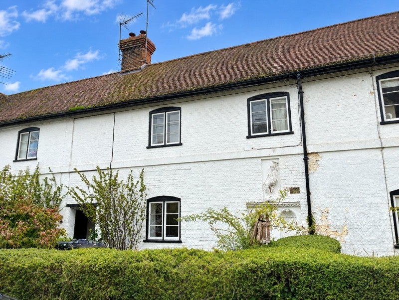 House High Street in Erlestoke