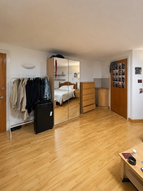 Room Three Oak Lane in Greater London