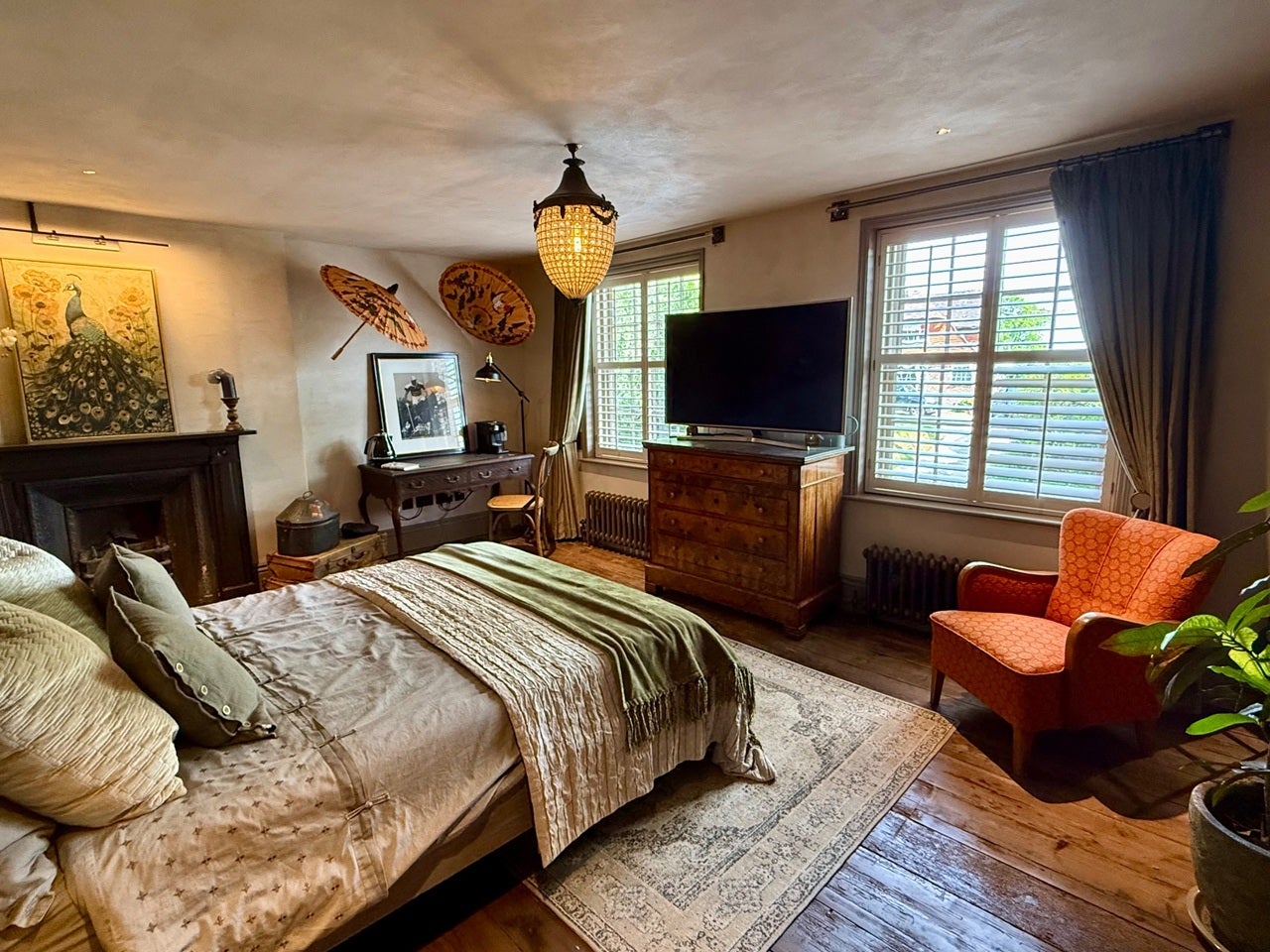 Room Henfield Road in Horsham