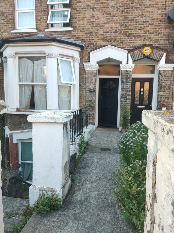 Room Herbert Road in Greater London