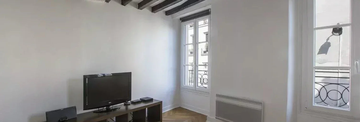 Flat Rue Mouffetard in Paris