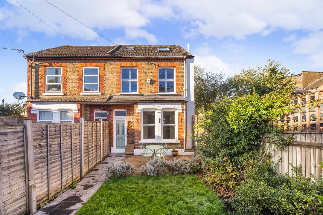 House Enfield Road in Greater London