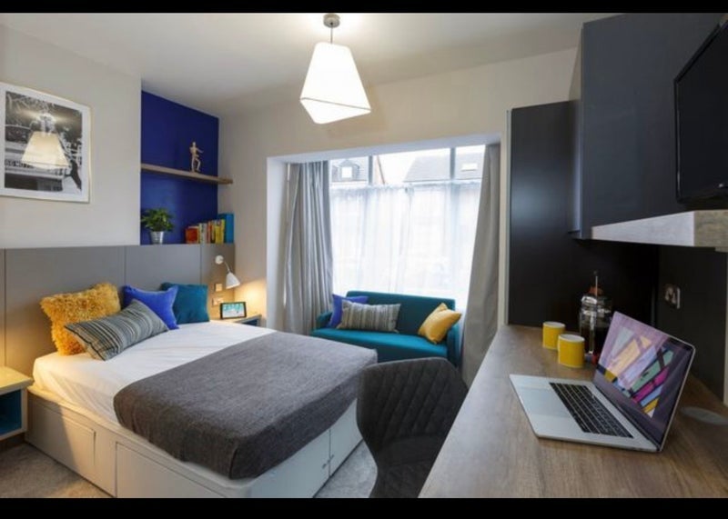 Room Westley Road in Birmingham