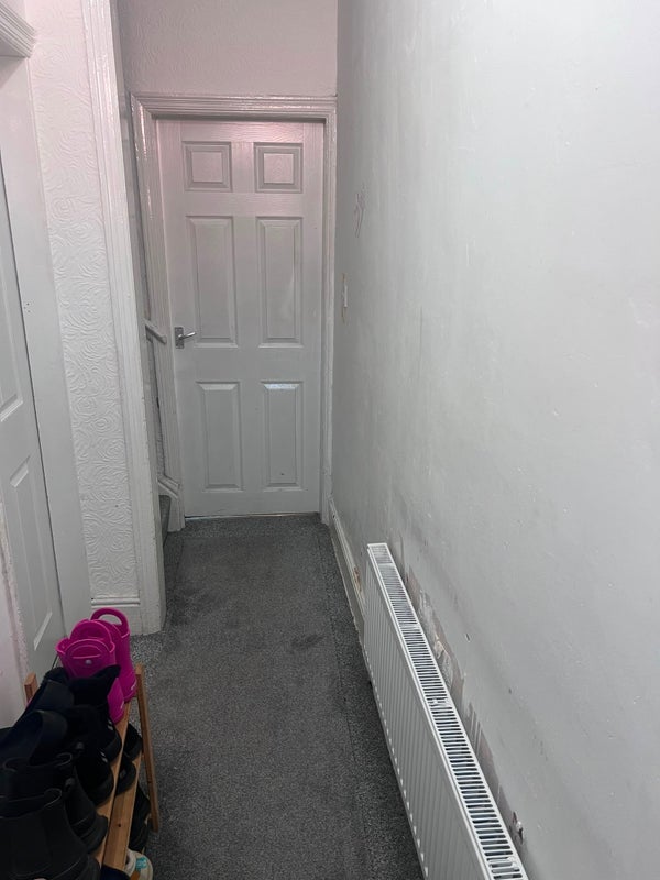 Room Holmfield Avenue West in Manchester