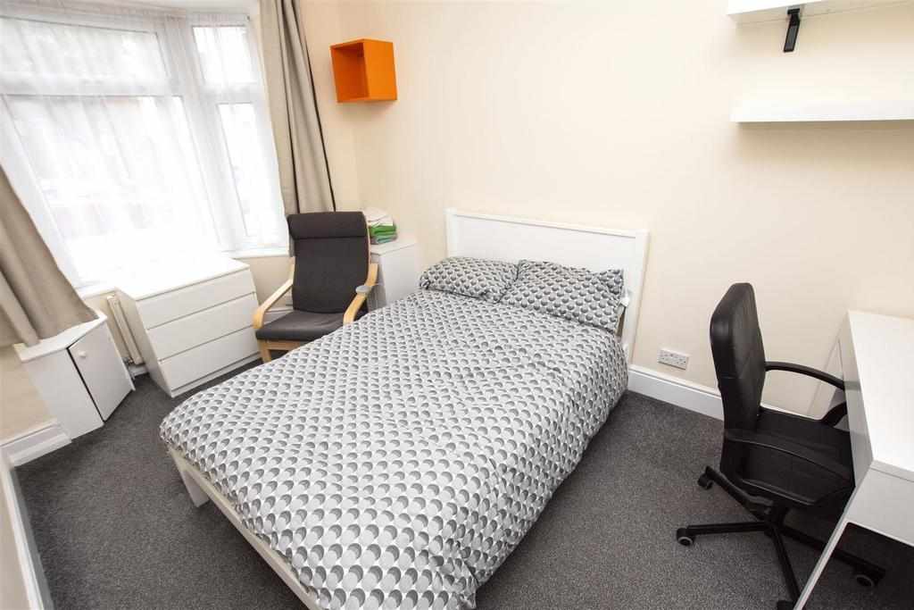 Flat Tiverton Road in Birmingham