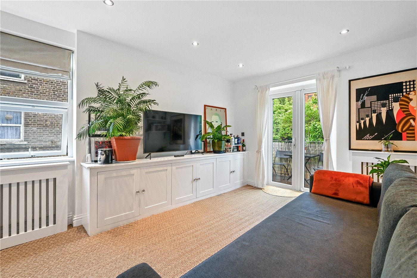 Flat Minet Avenue in Greater London