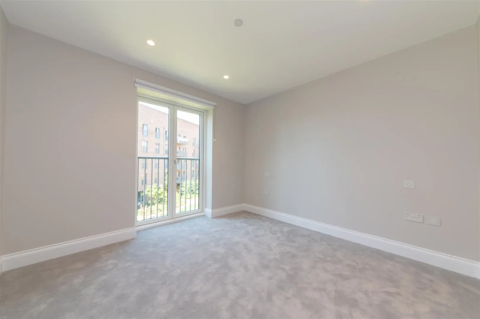 Flat School House Lane in Greater London