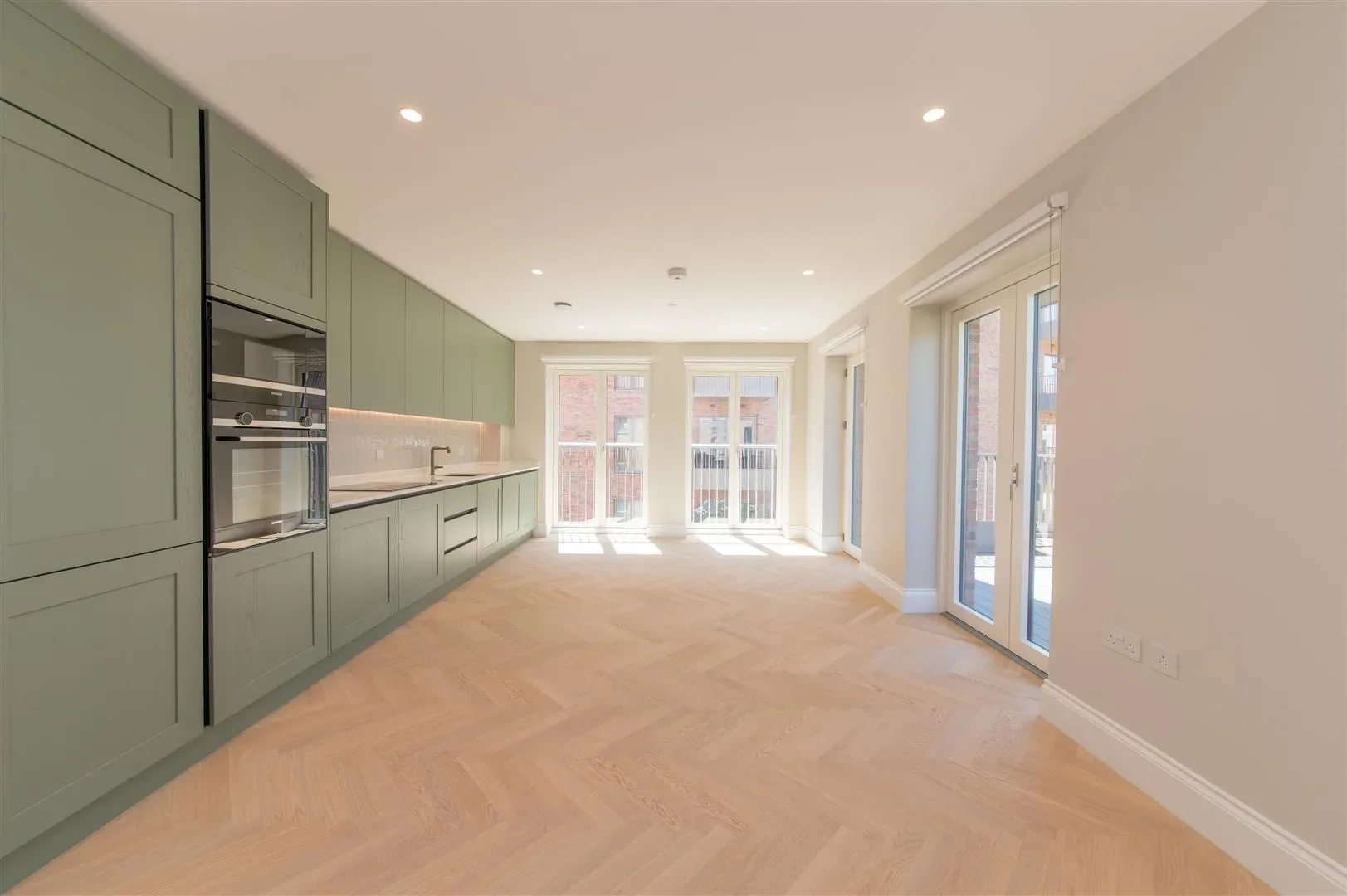 Flat School House Lane in Greater London