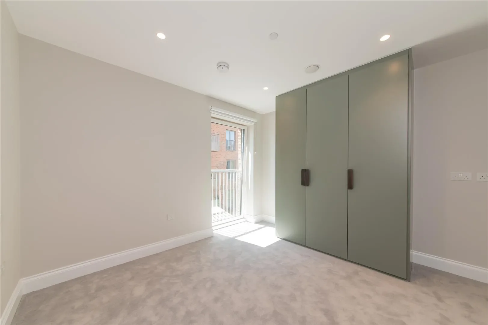 Flat School House Lane in Greater London