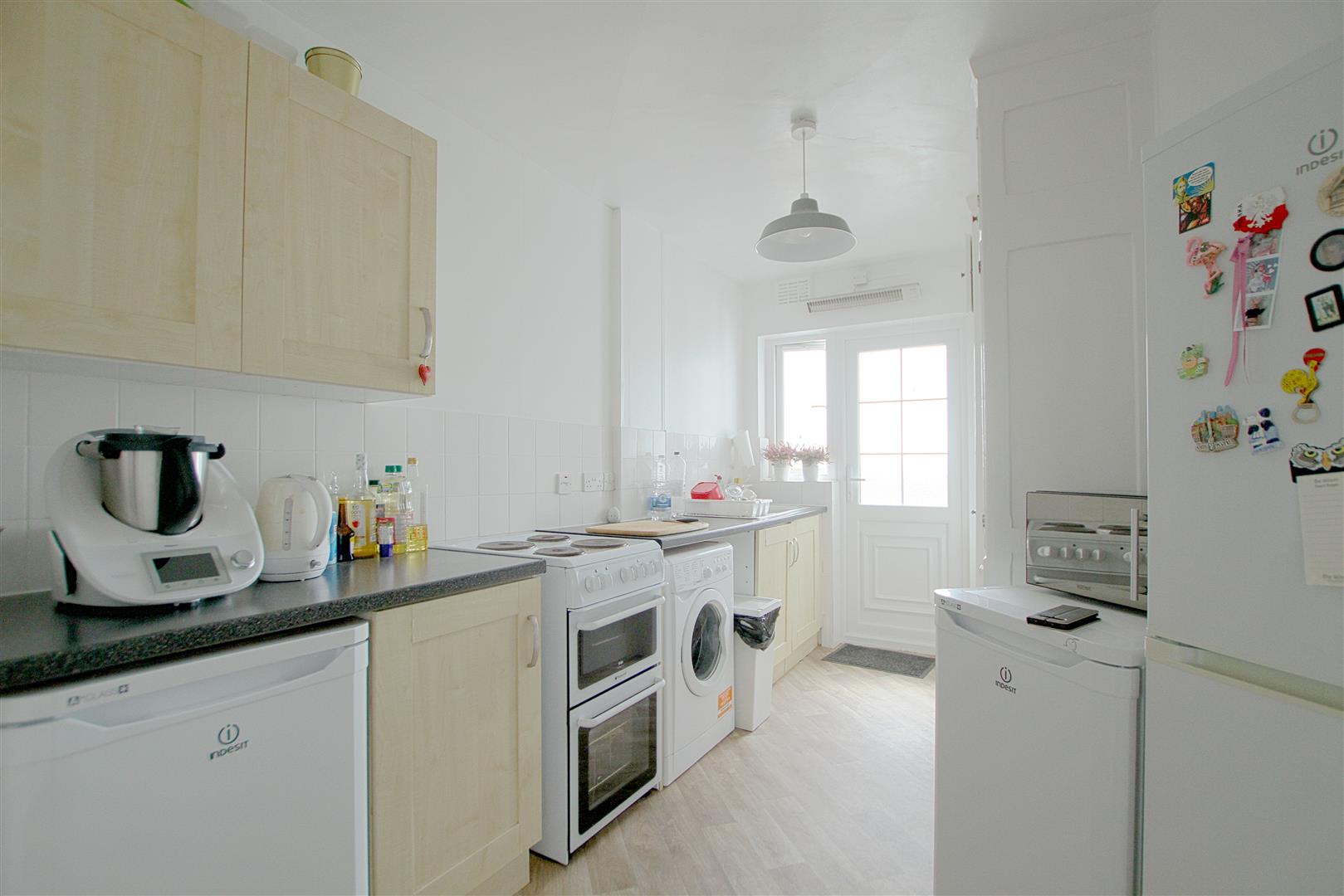 Flat Boston Gardens in Greater London