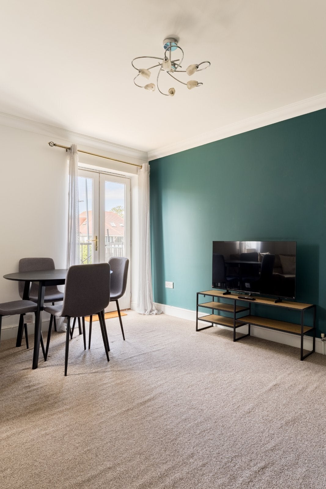 Flat Brondesbury Park in Greater London