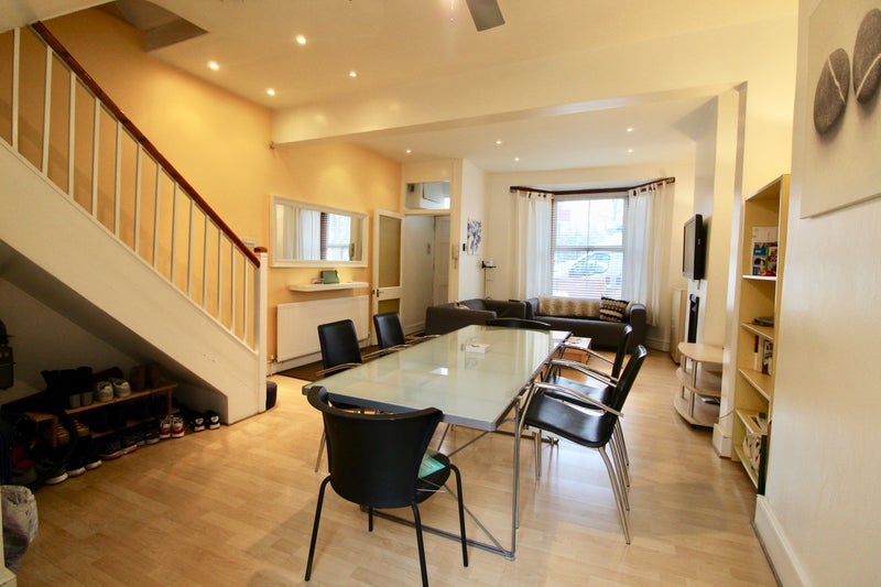 Room Winders Road in Greater London