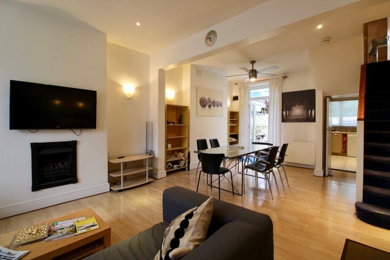 Room Winders Road in Greater London