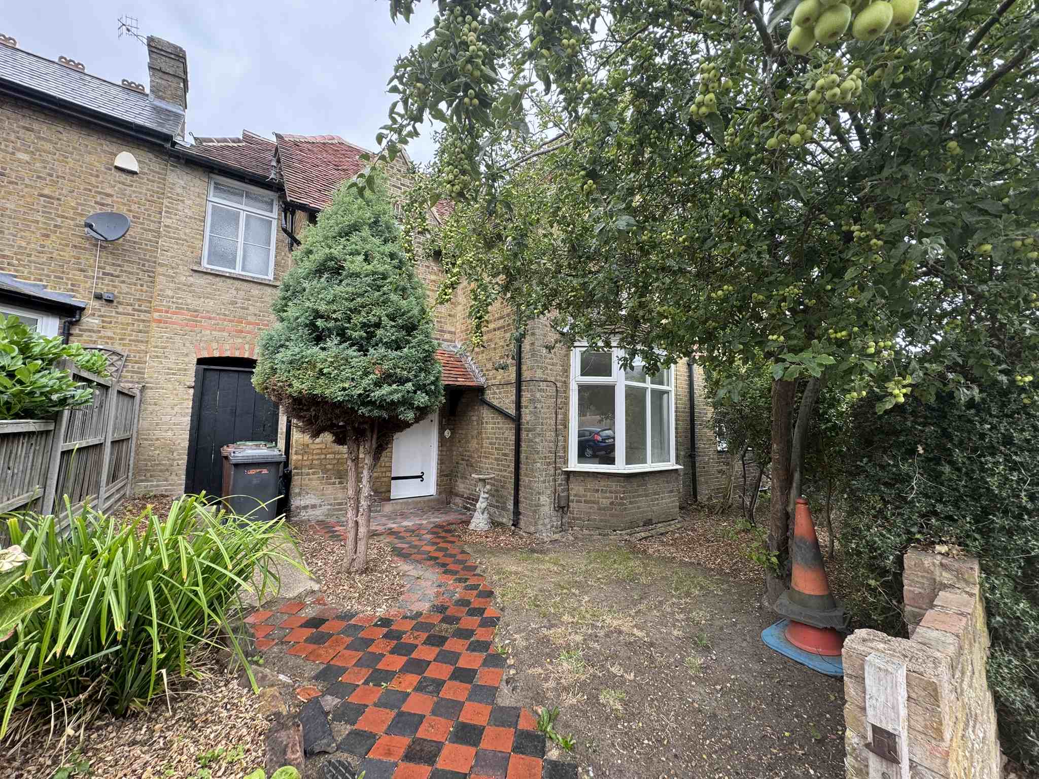 House Bournehall Road in Hertsmere