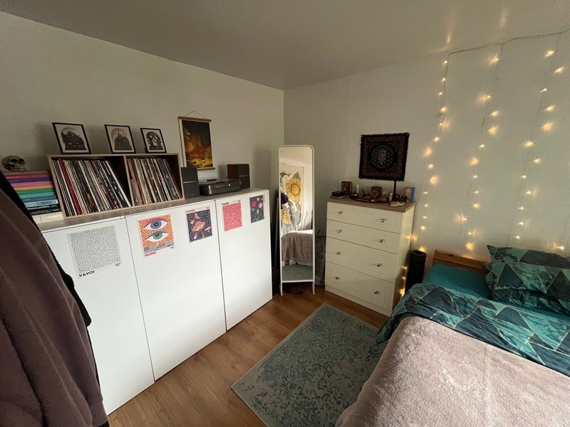 Room Brindley Crescent in Sheffield