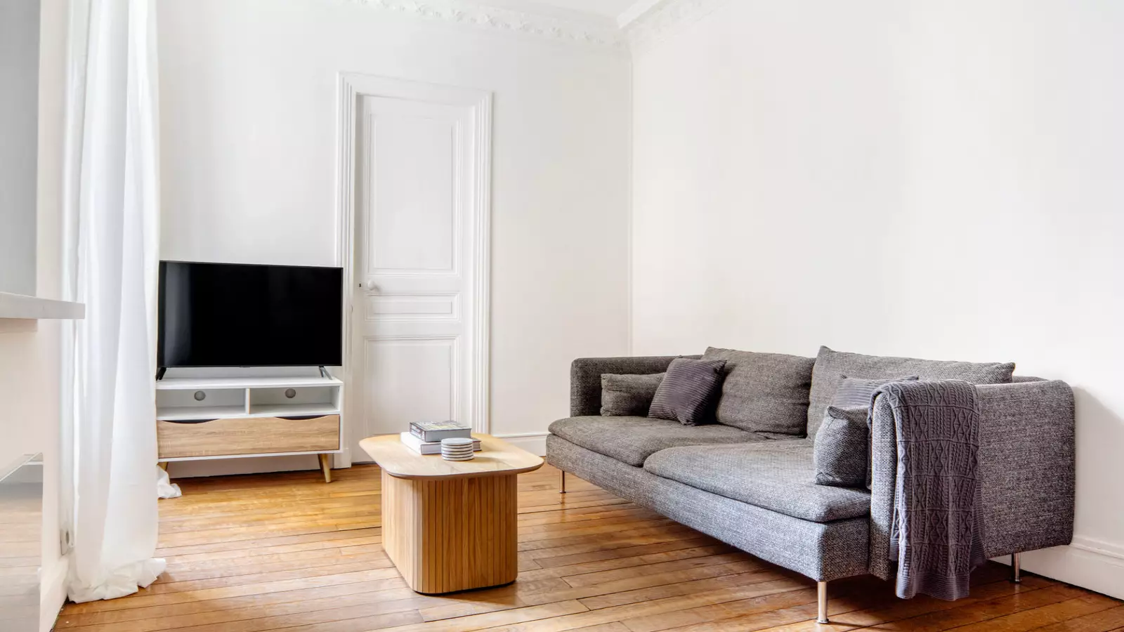 Flat Rue de Coulmiers in Paris