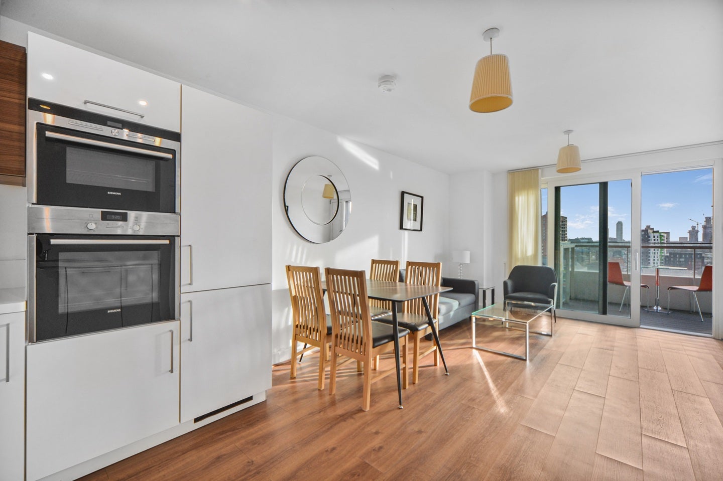 Flat Jefferson Plaza in Greater London