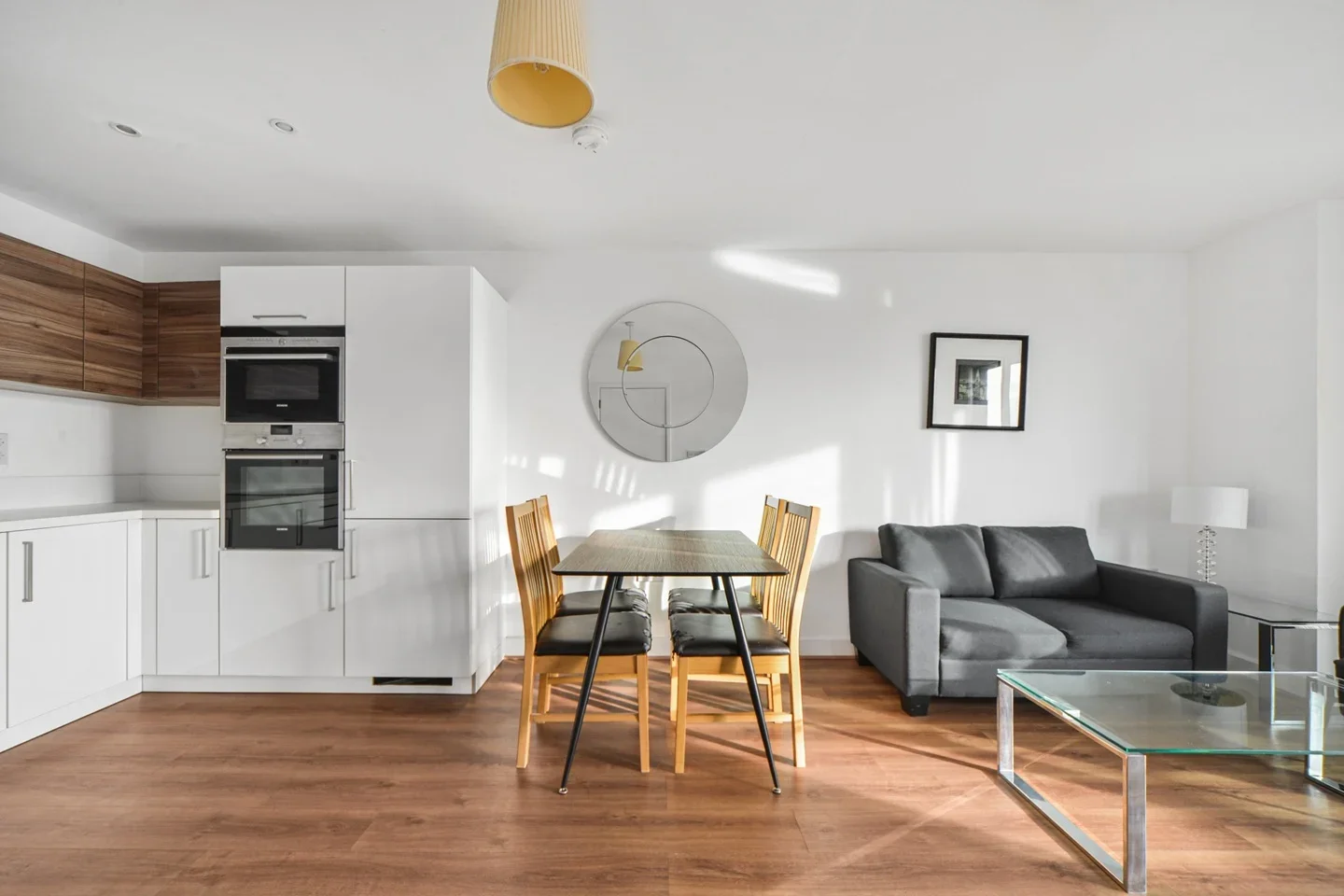 Flat Jefferson Plaza in Greater London