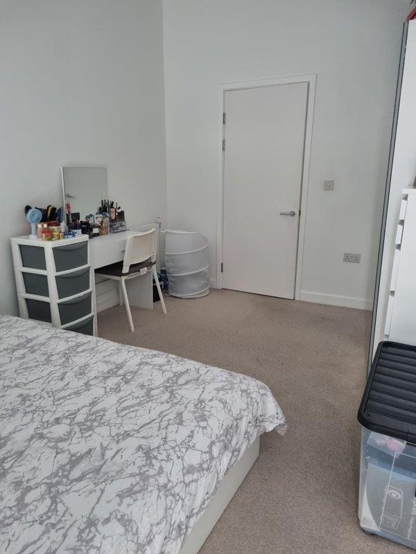 Room Ottley Drive in Greater London