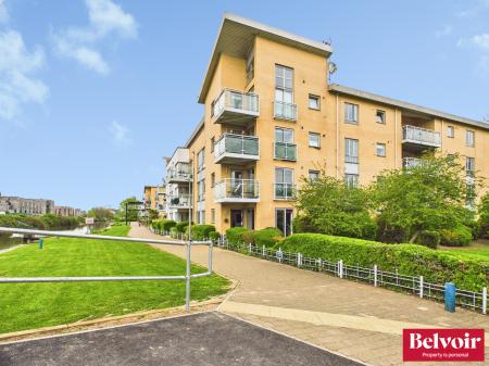 Flat Lockside Marina in Chelmsford