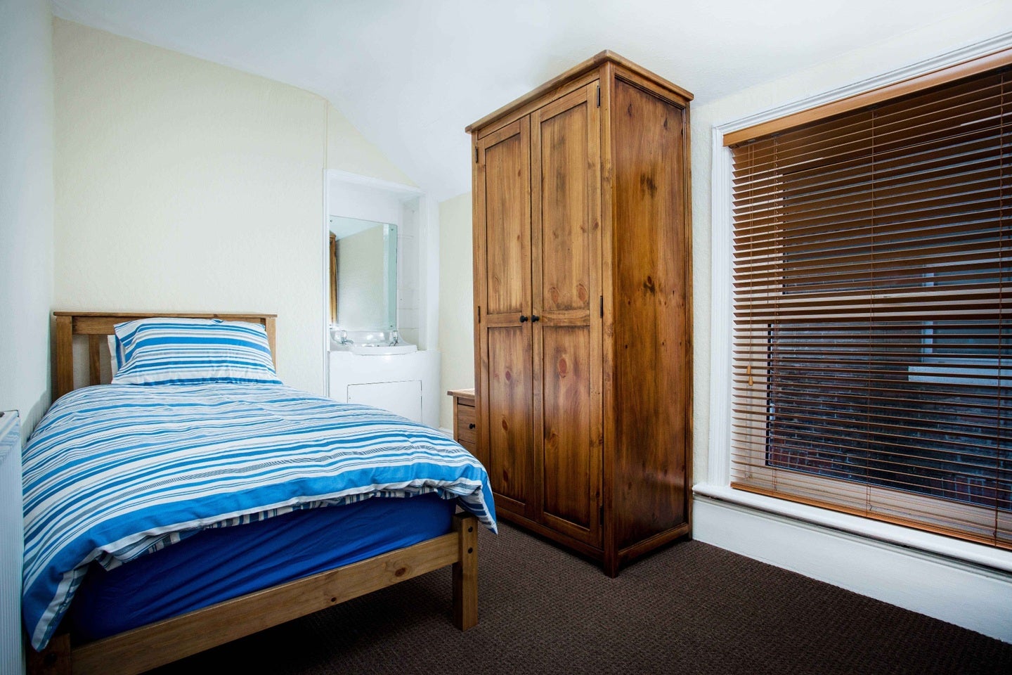 Room Herbert Road in Portsmouth