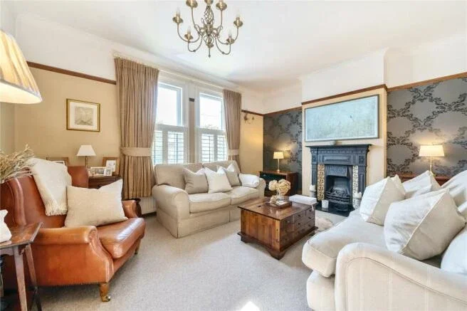 Flat Victoria Road in Greater London