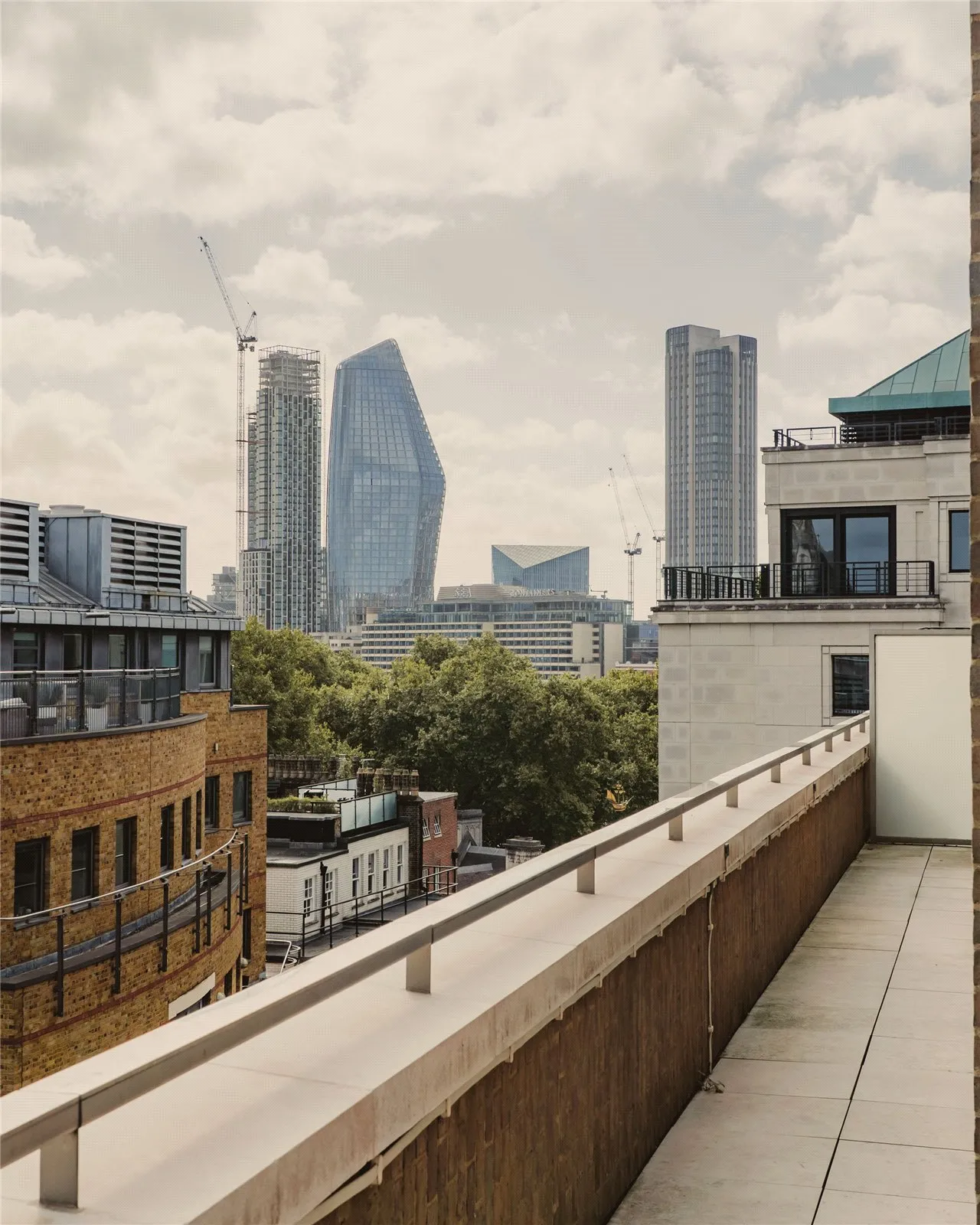 Flat Milford Lane in City of Westminster
